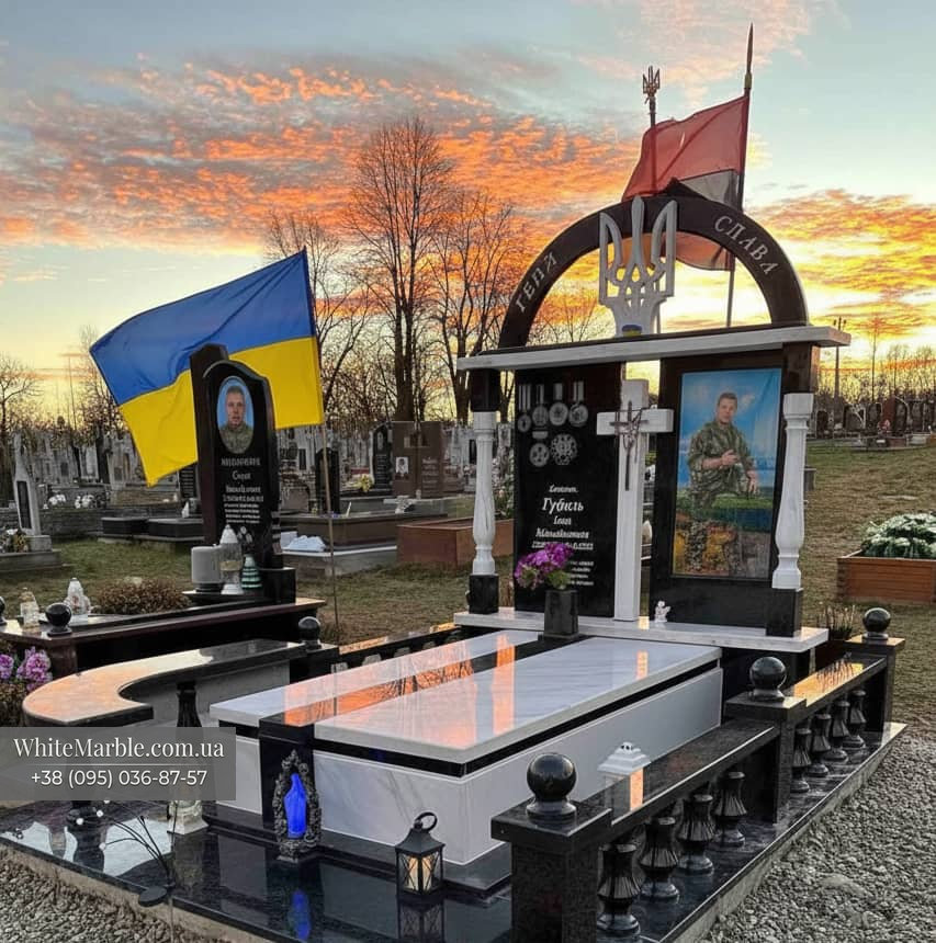 Памятник военному из белого мрамора фото 50-04