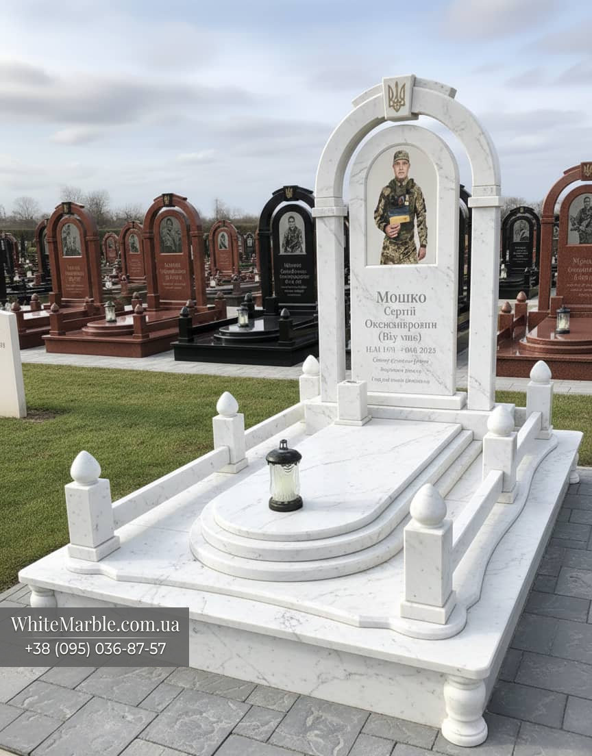 Памятник военному из белого мрамора фото 50-08