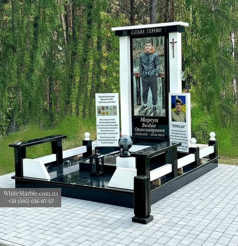 Памятник военному из белого мрамора фото 50-09